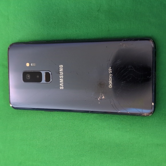 Samsung S9+ Cell Phone with Otter Box Case and Screen Protector Cracked Screen - Picture 4 of 7
